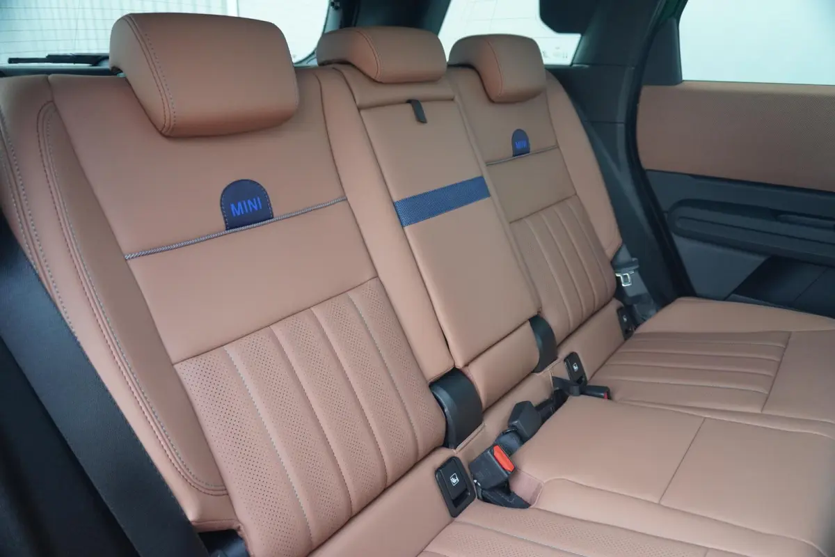 SE ALL4 | Favoured Uitvoering | Pakket XL | Harman Kardon | Memorystoelen | Panoramadak | Trekhaak | Driving Assistant Professional |