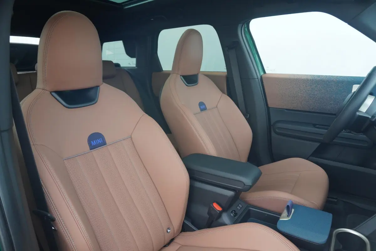 SE ALL4 | Favoured Uitvoering | Pakket XL | Harman Kardon | Memorystoelen | Panoramadak | Trekhaak | Driving Assistant Professional |