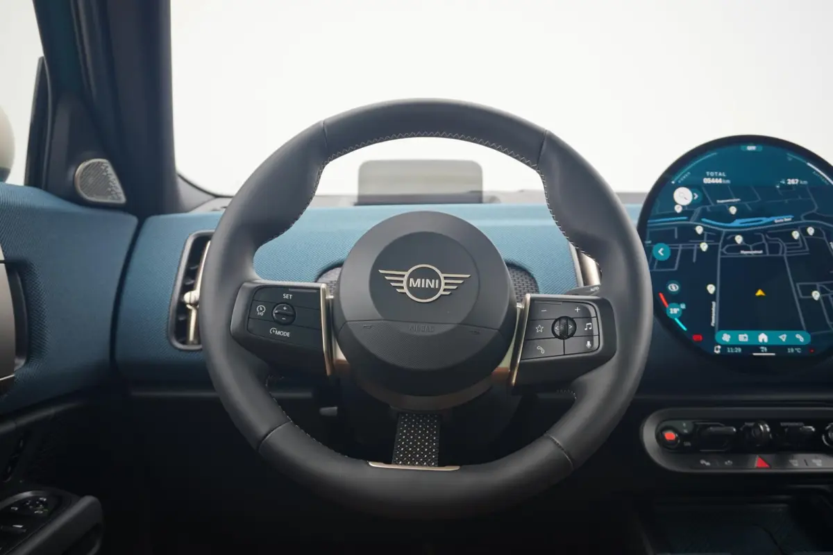 SE ALL4 | Favoured Uitvoering | Pakket XL | Harman Kardon | Memorystoelen | Panoramadak | Trekhaak | Driving Assistant Professional |