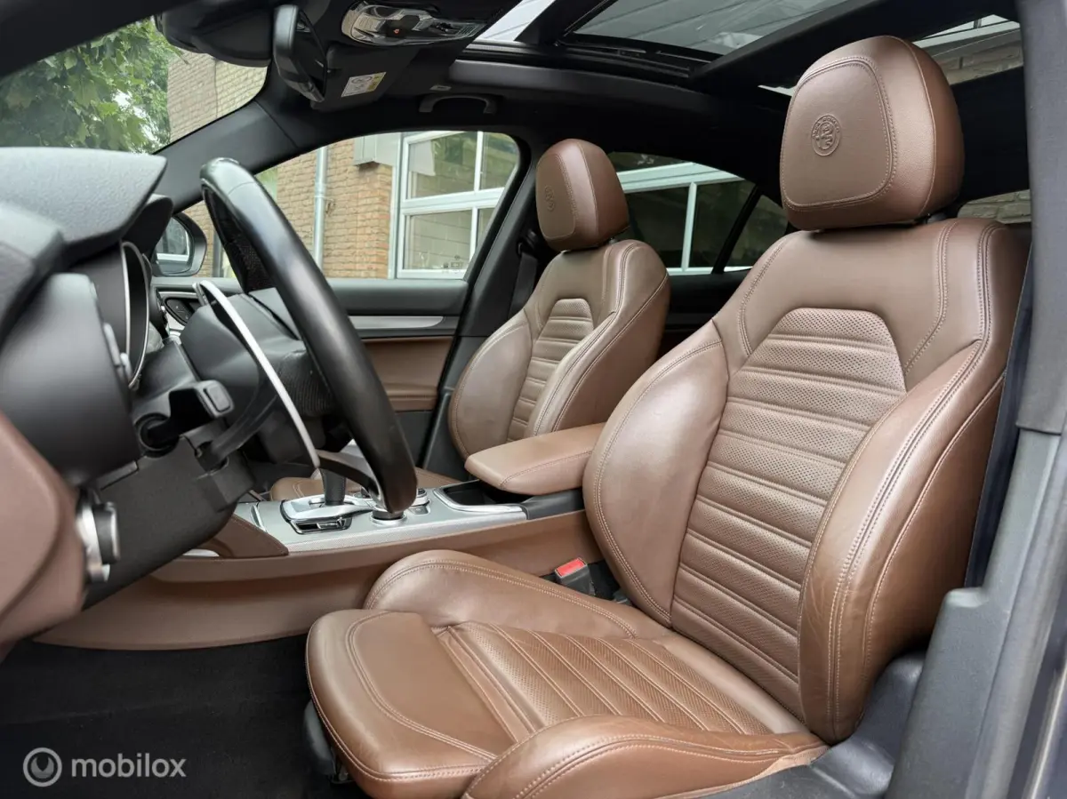 2.0 T AWD Veloce Panodak Leer Navi Carplay Camera Harman Kardon Trekhaak