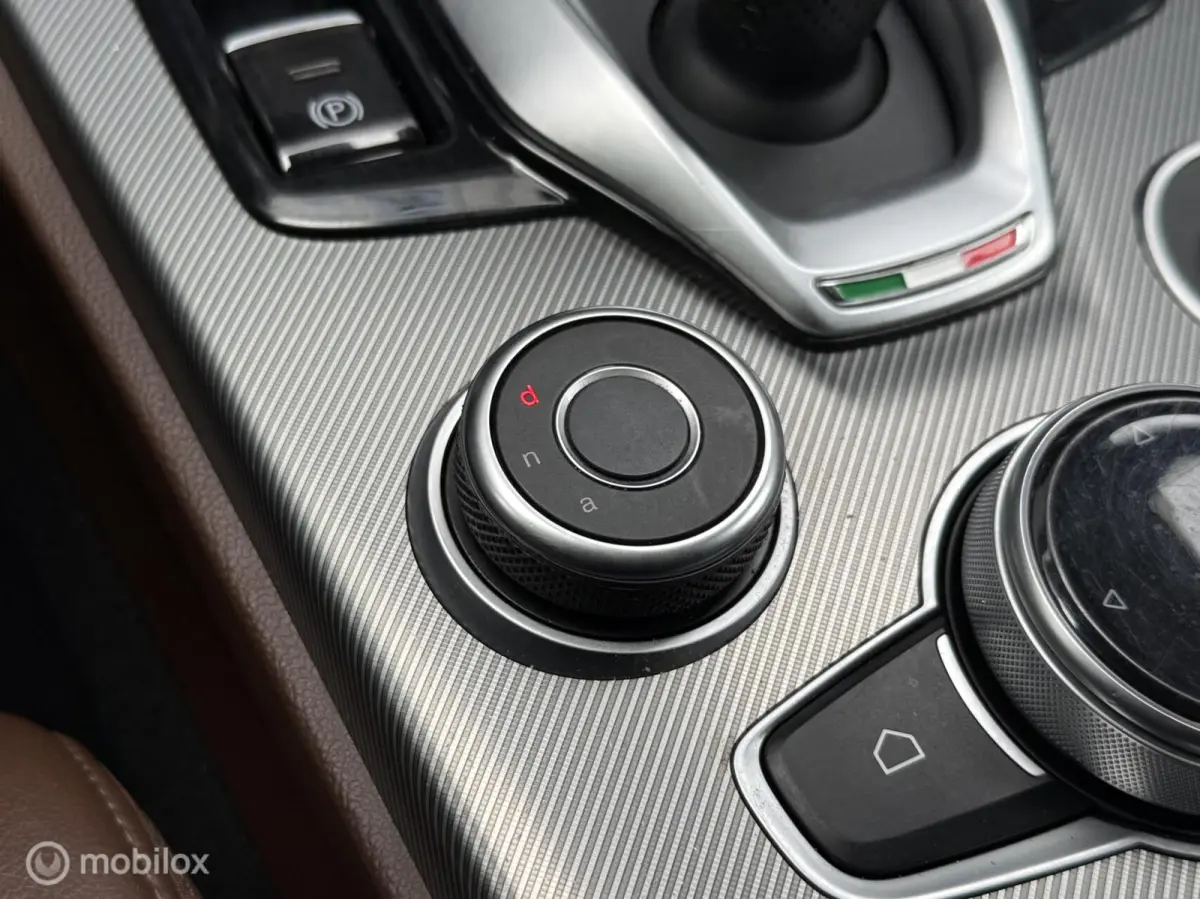 2.0 T AWD Veloce Panodak Leer Navi Carplay Camera Harman Kardon Trekhaak