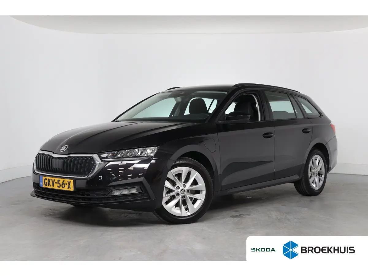 1.4 TSI iV PHEV Business Edition | Dealer Onderhouden! | LED | Navi By App | Clima | Parkeersensoren | Cruise Control | DAB | Lichtmetalen Velgen