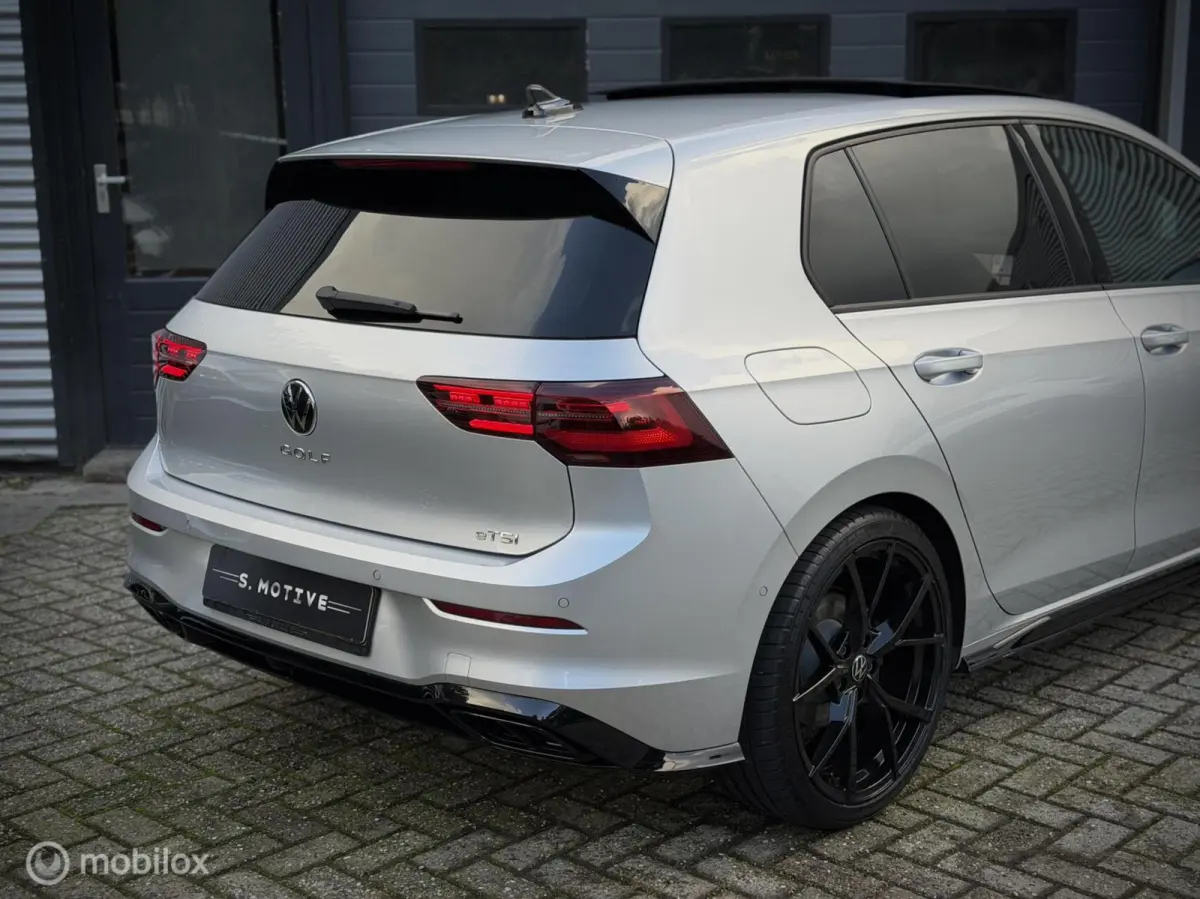 1.5 eTSI R-Line H&K, Pano, Hub, IQ, Sfeer, Camera