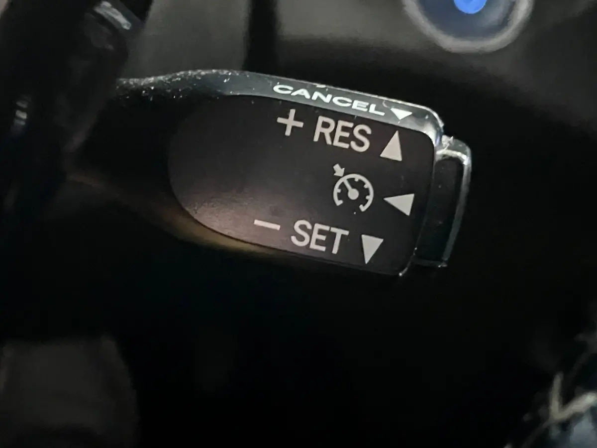 1.5 Hybrid Dynamic Bi-Tone Cruise ,Stoel verw, Navigatie & Camera