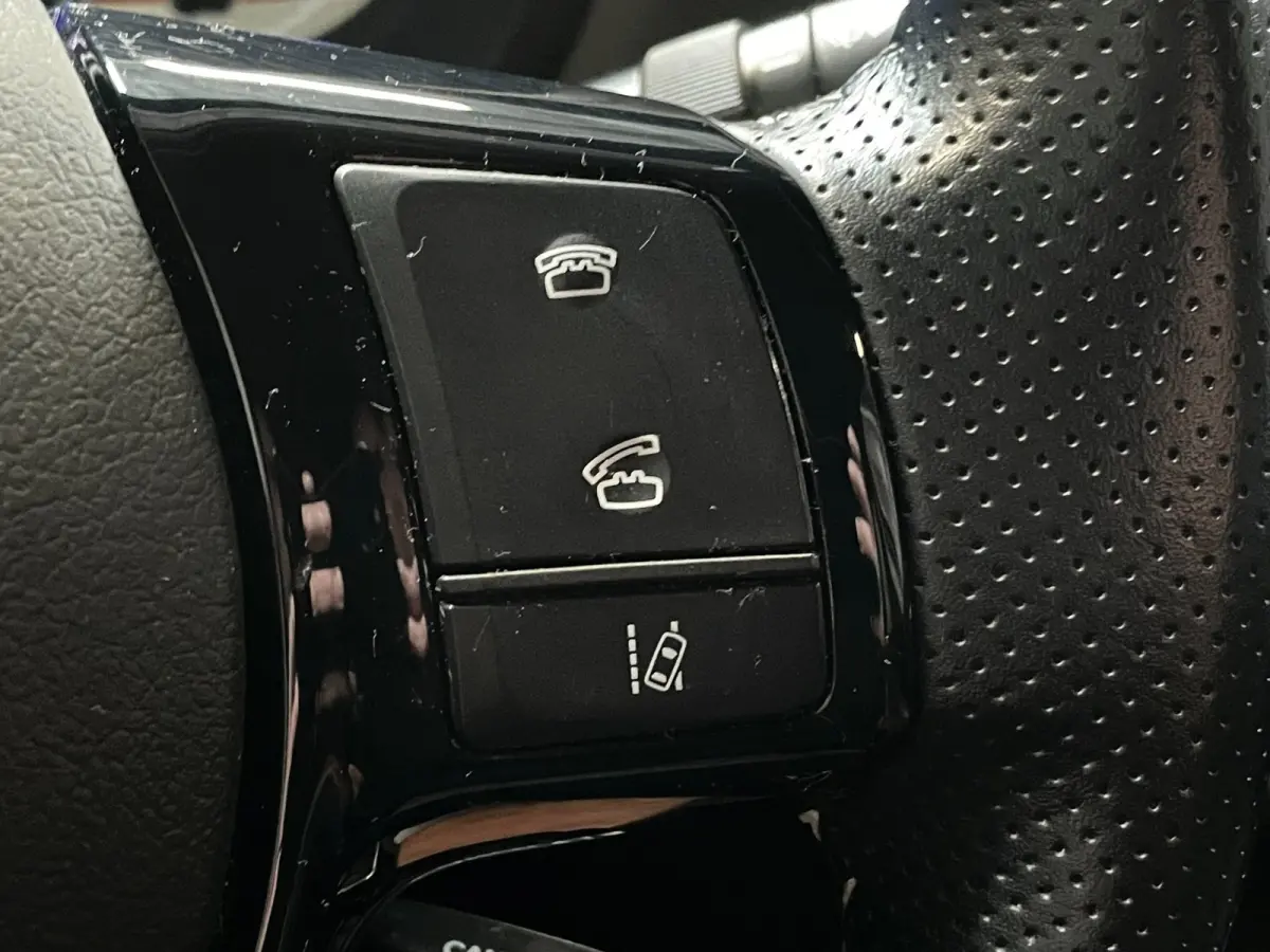 1.5 Hybrid Dynamic Bi-Tone Cruise ,Stoel verw, Navigatie & Camera