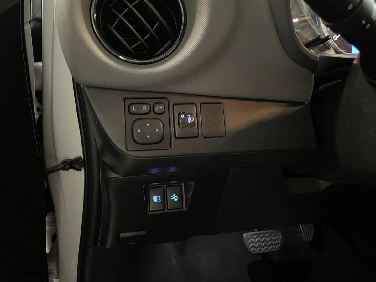 1.5 Hybrid Dynamic Bi-Tone Cruise ,Stoel verw, Navigatie & Camera