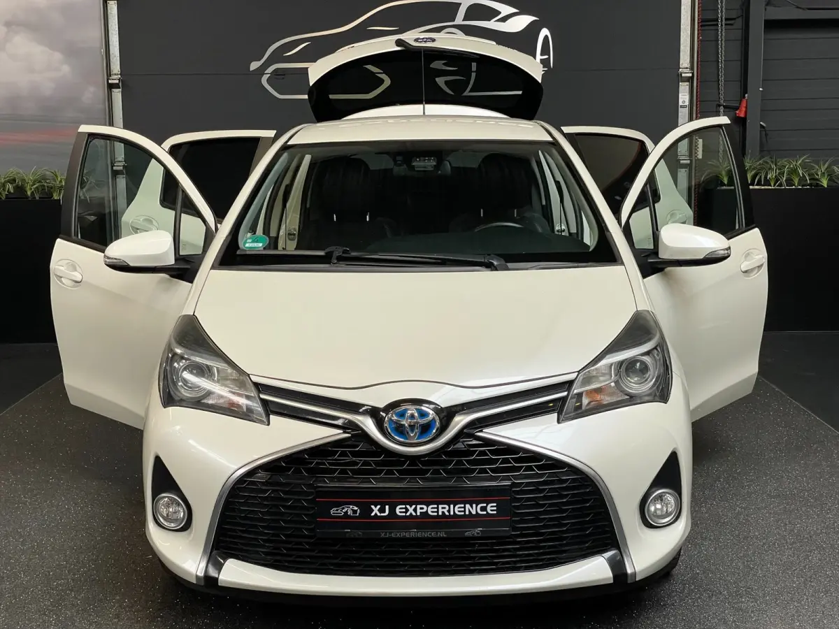 1.5 Hybrid Dynamic Bi-Tone Cruise ,Stoel verw, Navigatie & Camera