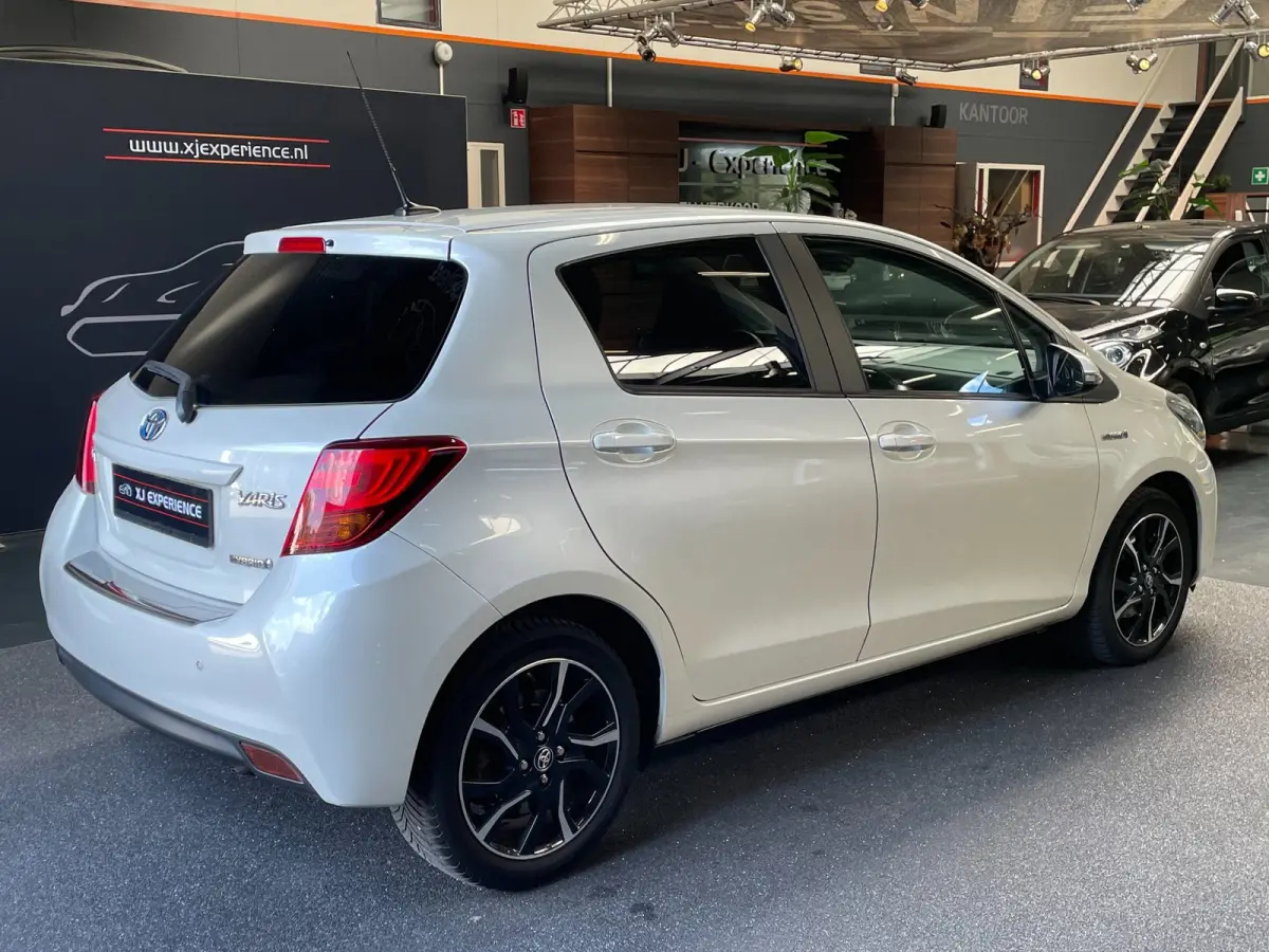 1.5 Hybrid Dynamic Bi-Tone Cruise ,Stoel verw, Navigatie & Camera