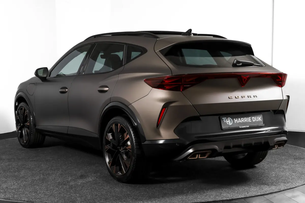 1.5 TSI e-Hybrid 272 PK VZ Extreme | Bronze Matt | S/K-Panodak | Sennheiser | Elek. stoelen | Matrix LED | Adapt. Cruise | Stoel-+stuurverw. | Camera | NAV+App. Connect | Elek. Klep | LM 19"