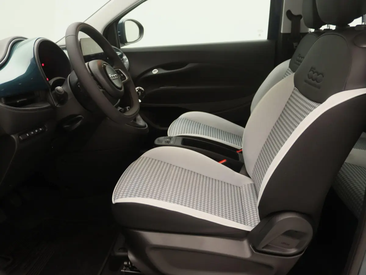 1.0 Hybrid Torino Launch Edition | Voorraadkorting | 16'' LM. Velgen | Parkeersensoren Achter | Draadloos Carplay & Android Auto |