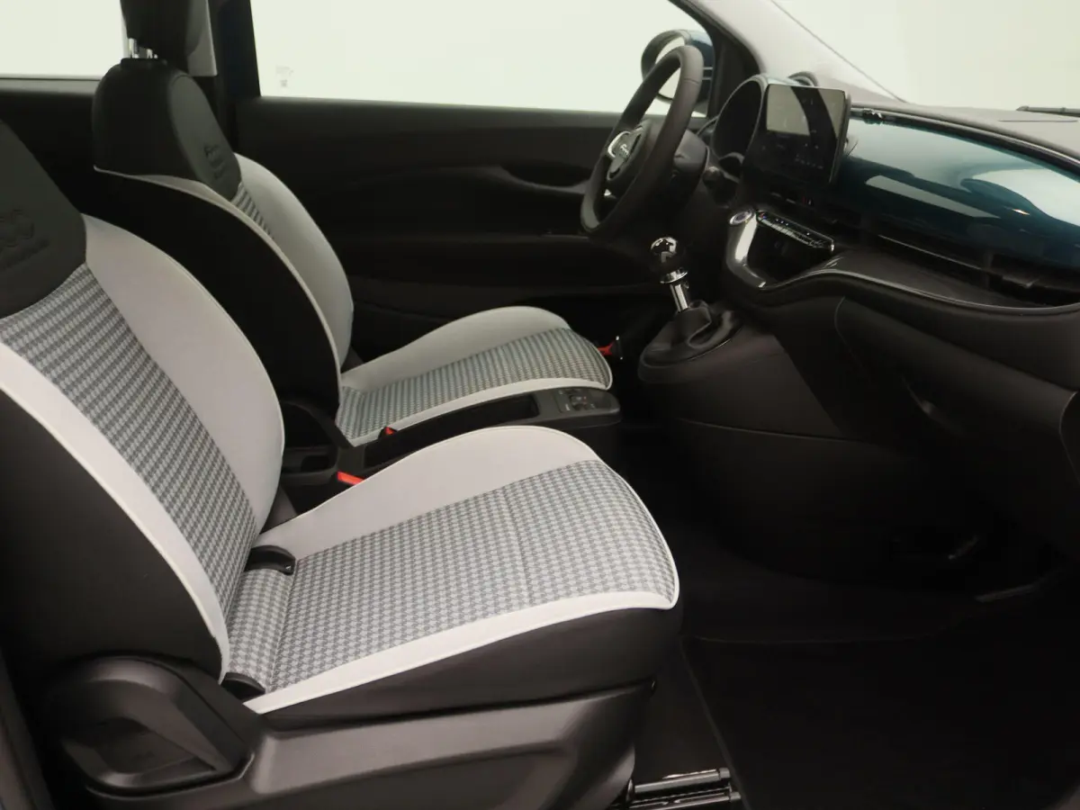 1.0 Hybrid Torino Launch Edition | Voorraadkorting | 16'' LM. Velgen | Parkeersensoren Achter | Draadloos Carplay & Android Auto |