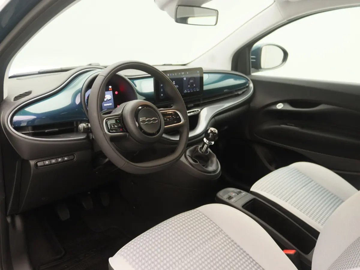 1.0 Hybrid Torino Launch Edition | Voorraadkorting | 16'' LM. Velgen | Parkeersensoren Achter | Draadloos Carplay & Android Auto |