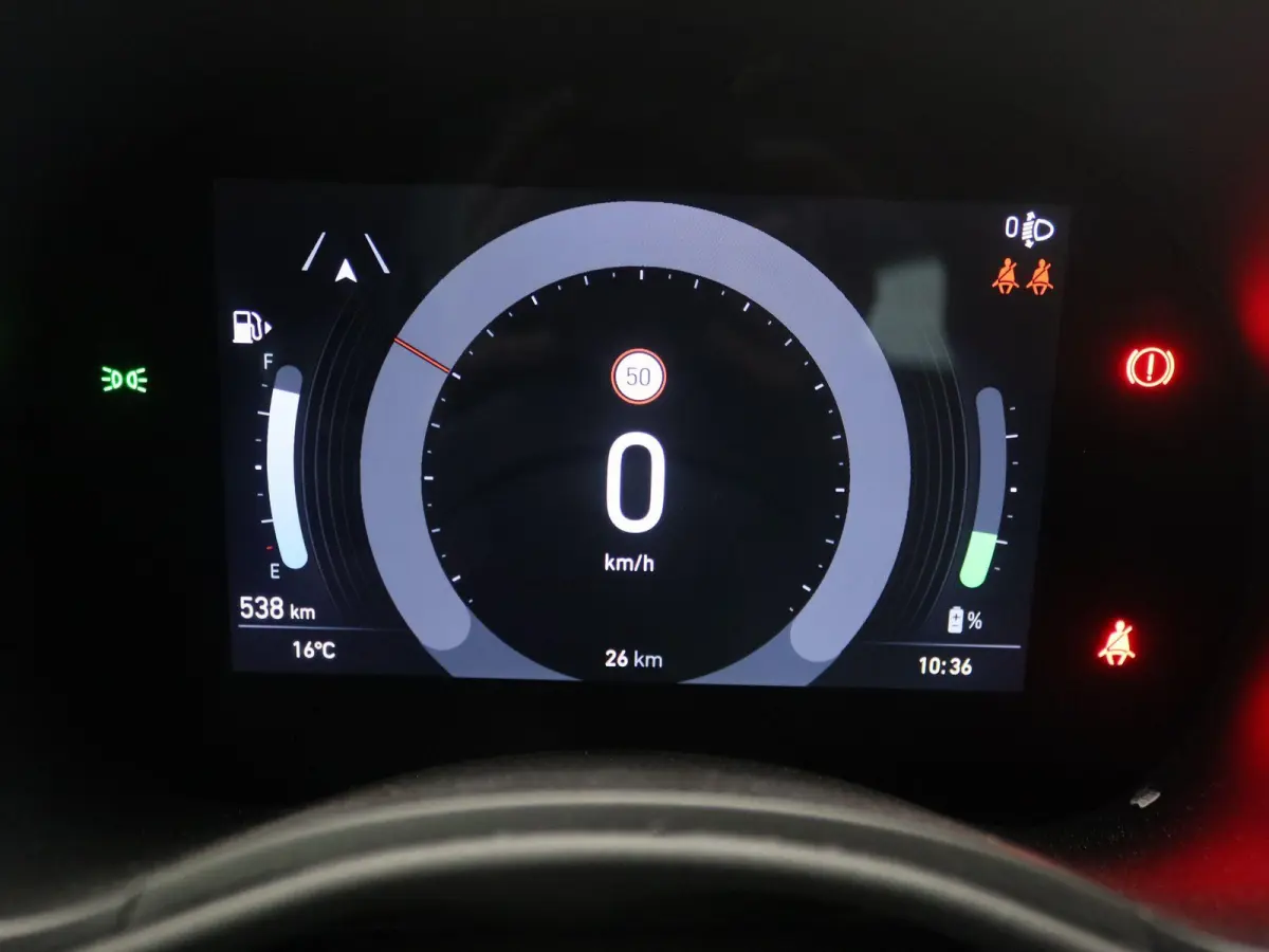 1.0 Hybrid Torino Launch Edition | Voorraadkorting | 16'' LM. Velgen | Parkeersensoren Achter | Draadloos Carplay & Android Auto |