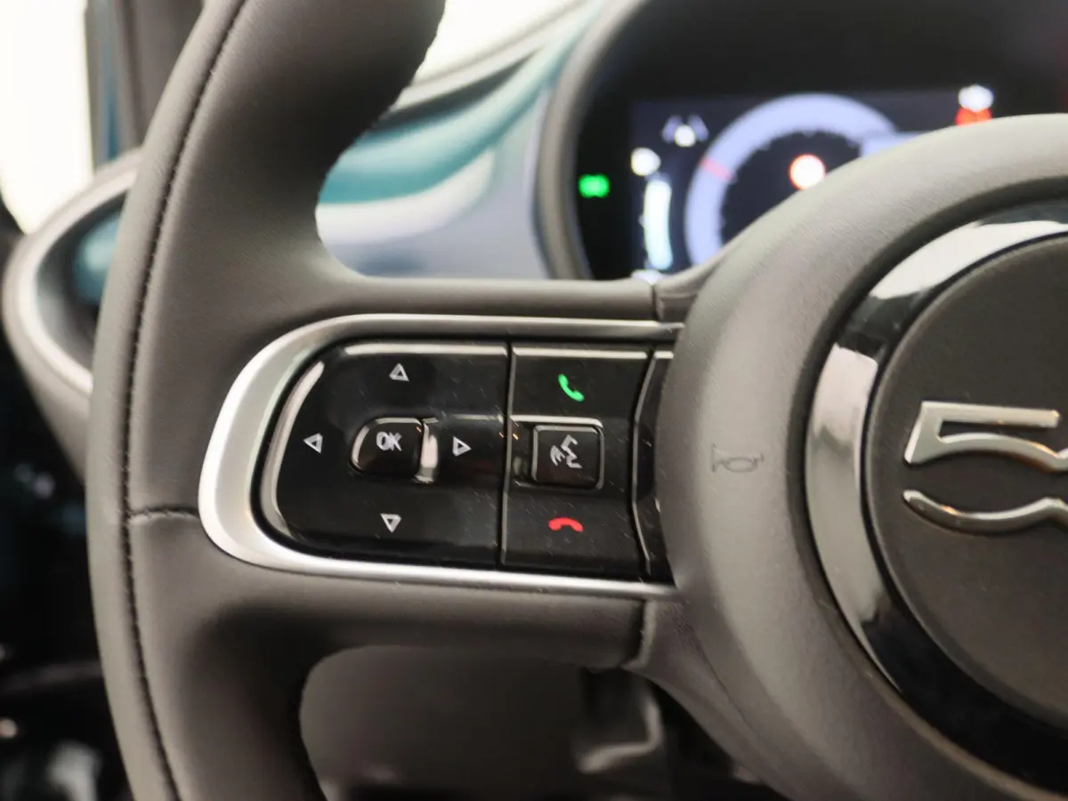 1.0 Hybrid Torino Launch Edition | Voorraadkorting | 16'' LM. Velgen | Parkeersensoren Achter | Draadloos Carplay & Android Auto |