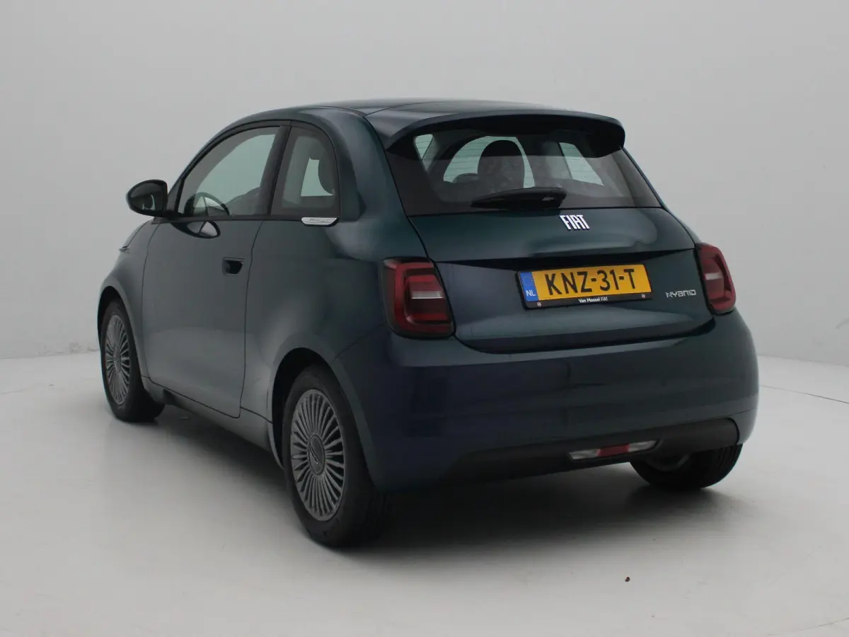 1.0 Hybrid Torino Launch Edition | Voorraadkorting | 16'' LM. Velgen | Parkeersensoren Achter | Draadloos Carplay & Android Auto |