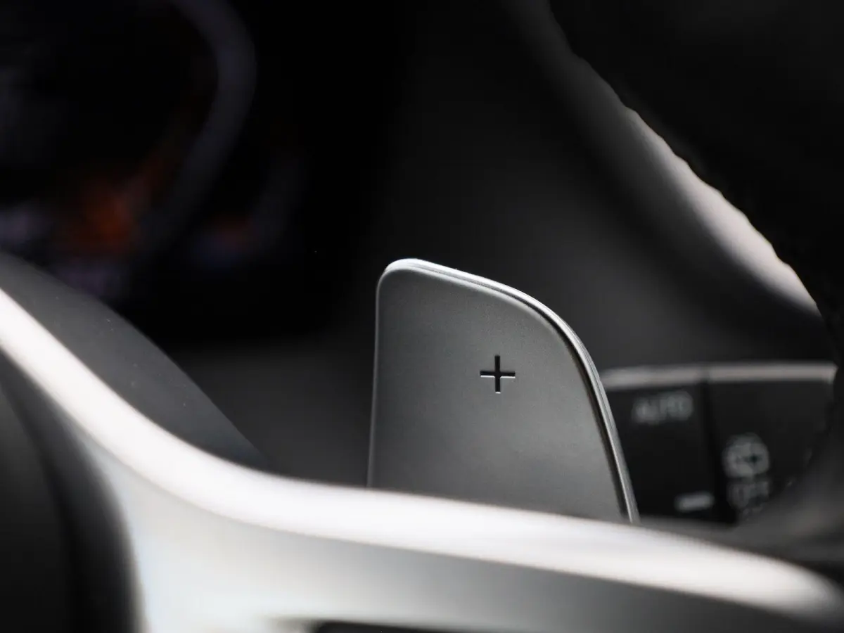 120i Business Edition | M-Sport 50 Jahre | Automaat | Apple Carplay / Android Auto | Navigatie | Stoel/Stuur verwarming | M-Aerodynamica | Half leder | Virtual cockpit | Cruise Control | Par