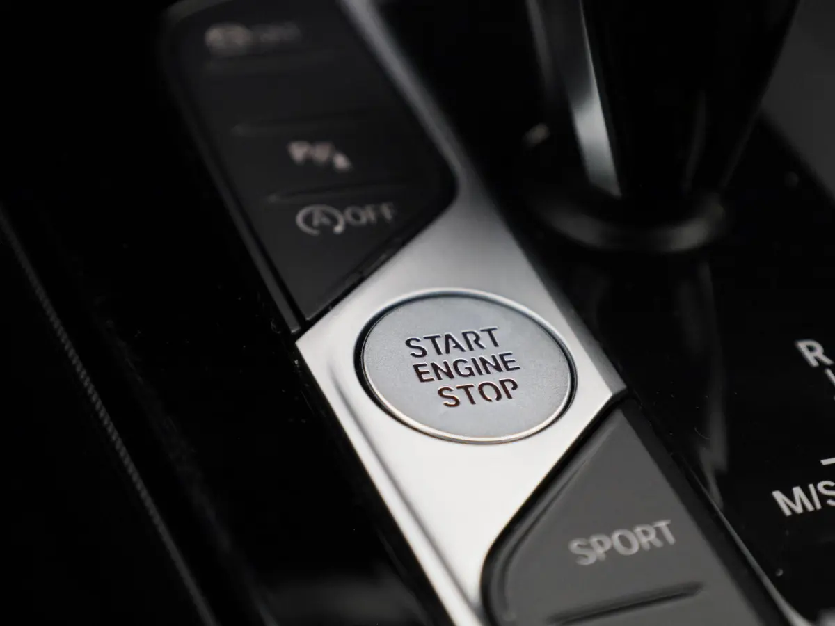 120i Business Edition | M-Sport 50 Jahre | Automaat | Apple Carplay / Android Auto | Navigatie | Stoel/Stuur verwarming | M-Aerodynamica | Half leder | Virtual cockpit | Cruise Control | Par