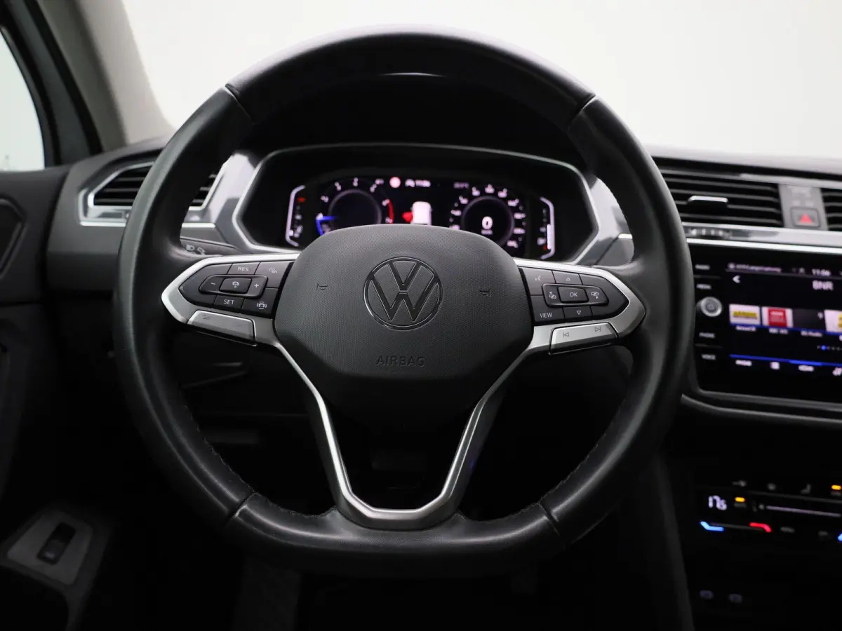 1.5 TSI Life Business | LMV | Climate control | DAB | Camera | Navigatie | Bluetooth | Adaptive cruise | Parkeer sensoren | Virtual cockpit |