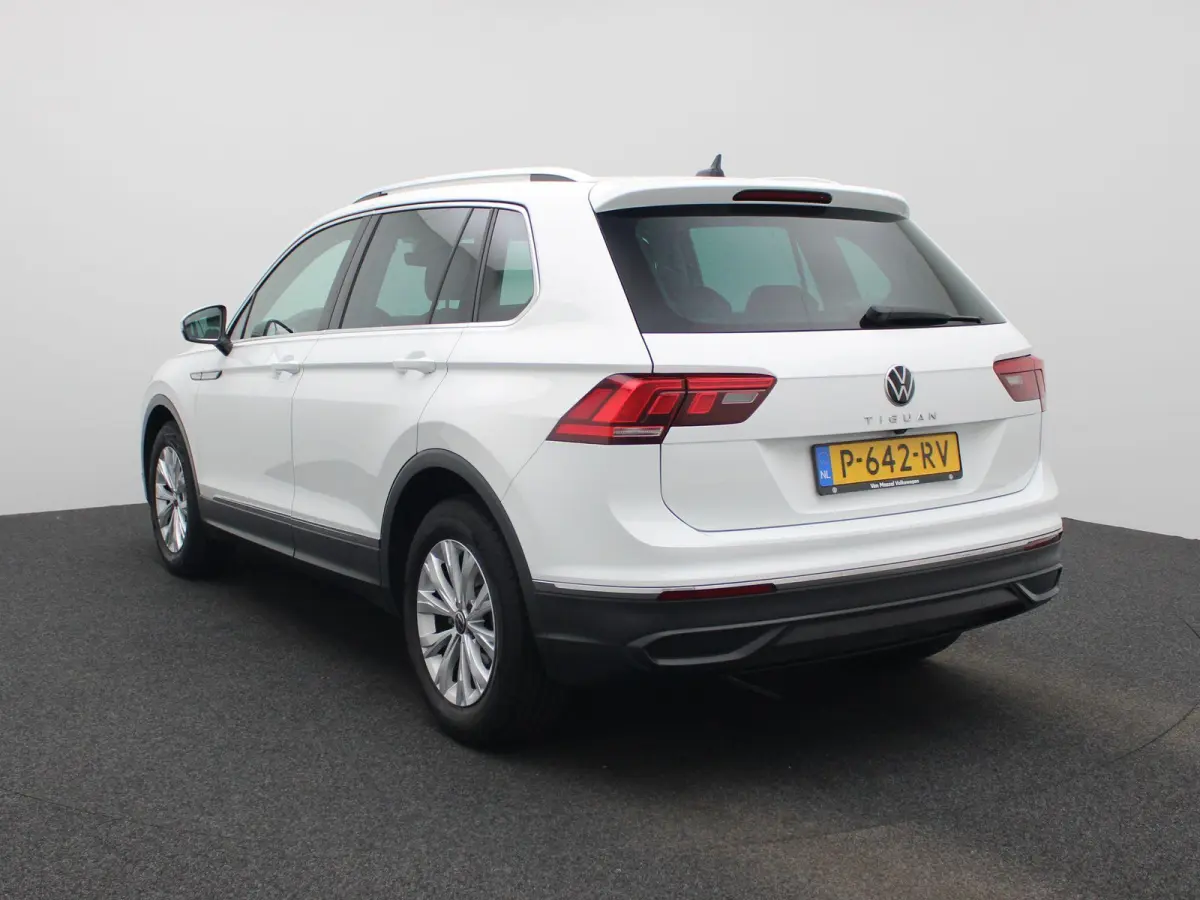 1.5 TSI Life Business | LMV | Climate control | DAB | Camera | Navigatie | Bluetooth | Adaptive cruise | Parkeer sensoren | Virtual cockpit |