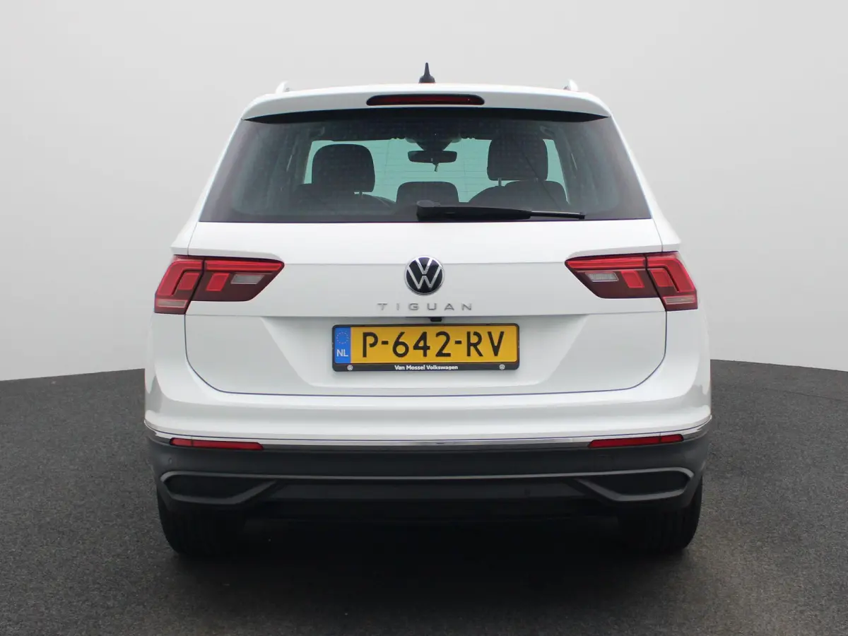 1.5 TSI Life Business | LMV | Climate control | DAB | Camera | Navigatie | Bluetooth | Adaptive cruise | Parkeer sensoren | Virtual cockpit |
