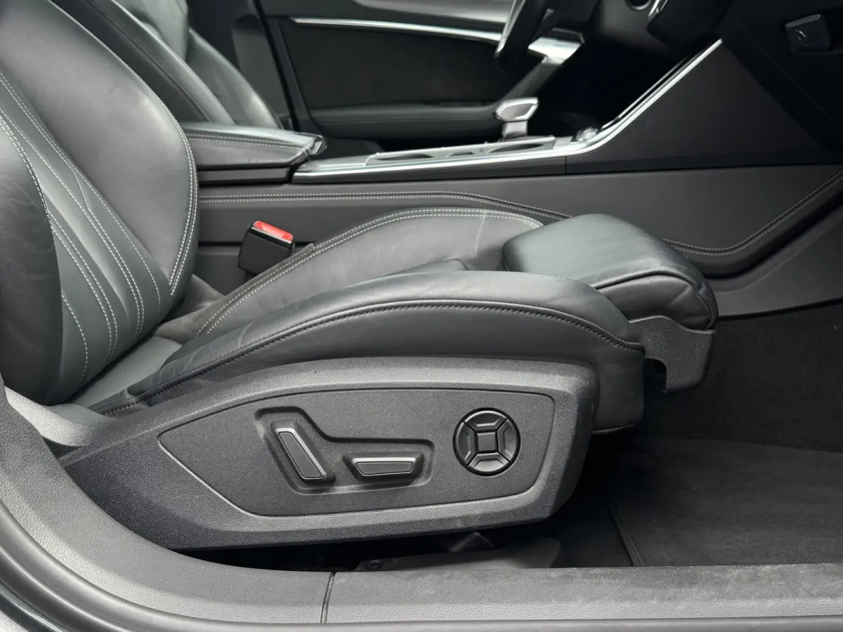 55 TFSI e quattro Competition | Pano | Memory | Bang Olufsen | 20 inch | Carplay | Head Up | S-line | 1e eigenaar