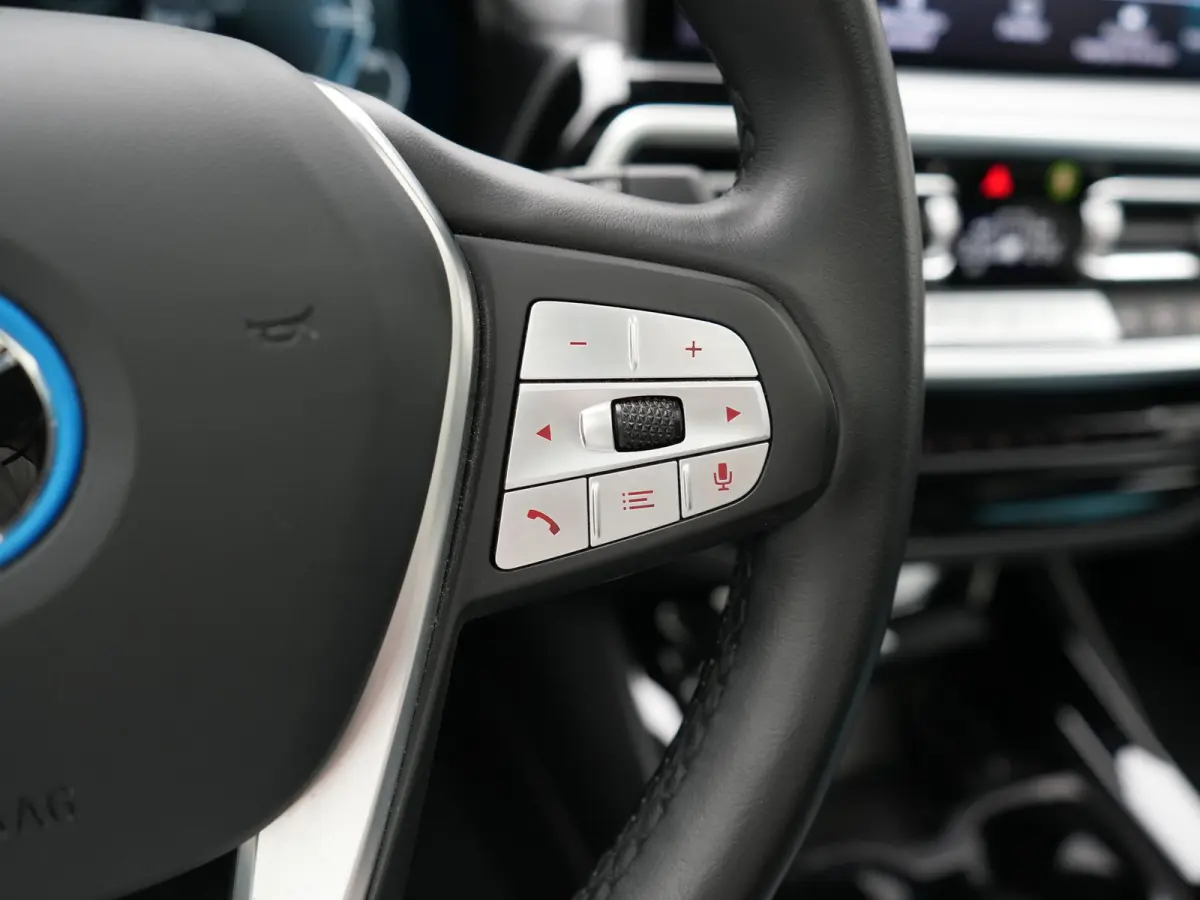 xDrive30e FACELIFT High Executive PHEV 293pk Dealer O.H | Trekhaak Af Fabriek | Panodak | Head Up | Adaptive Cruise | Camera | Laser LED | Hifi Audio | Lederen Sportstoelen Memory & Ventilat