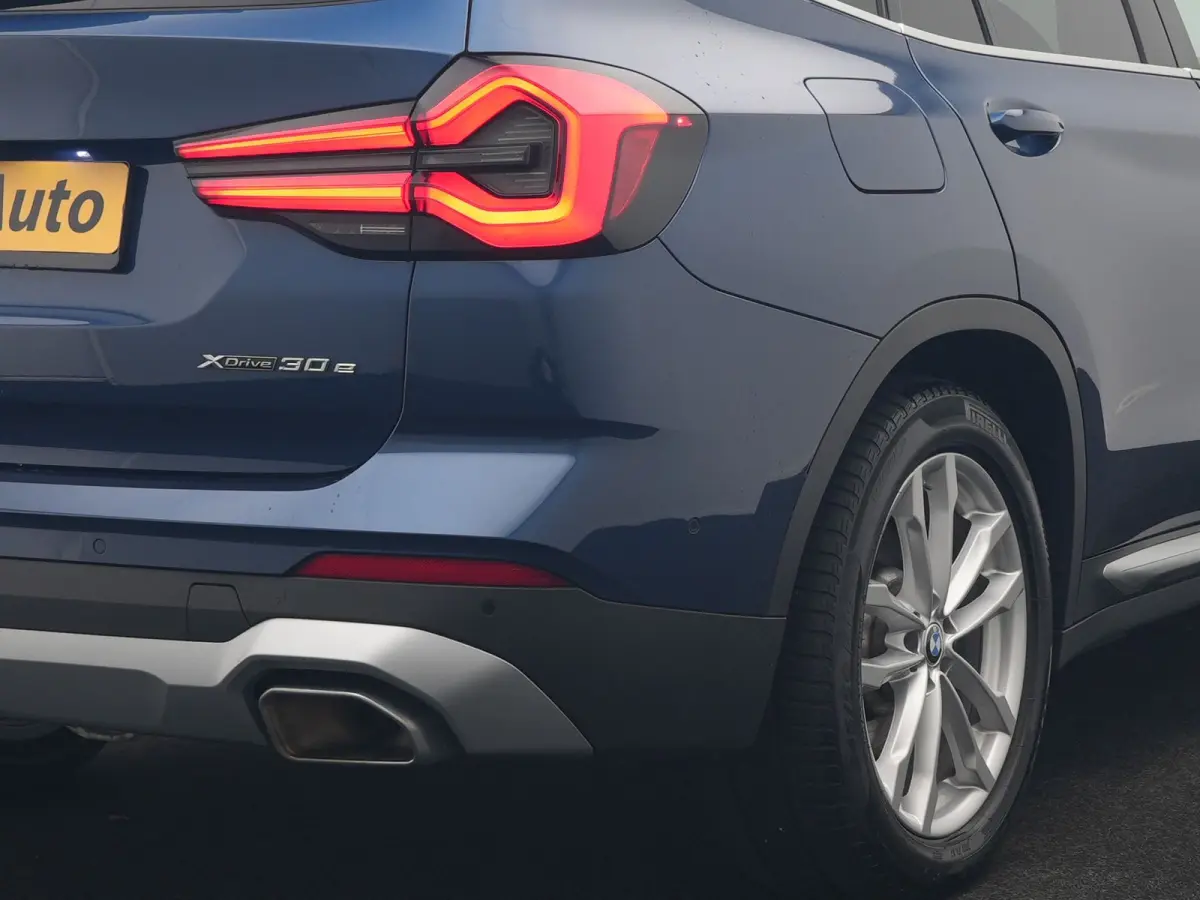 xDrive30e FACELIFT High Executive PHEV 293pk Dealer O.H | Trekhaak Af Fabriek | Panodak | Head Up | Adaptive Cruise | Camera | Laser LED | Hifi Audio | Lederen Sportstoelen Memory & Ventilat
