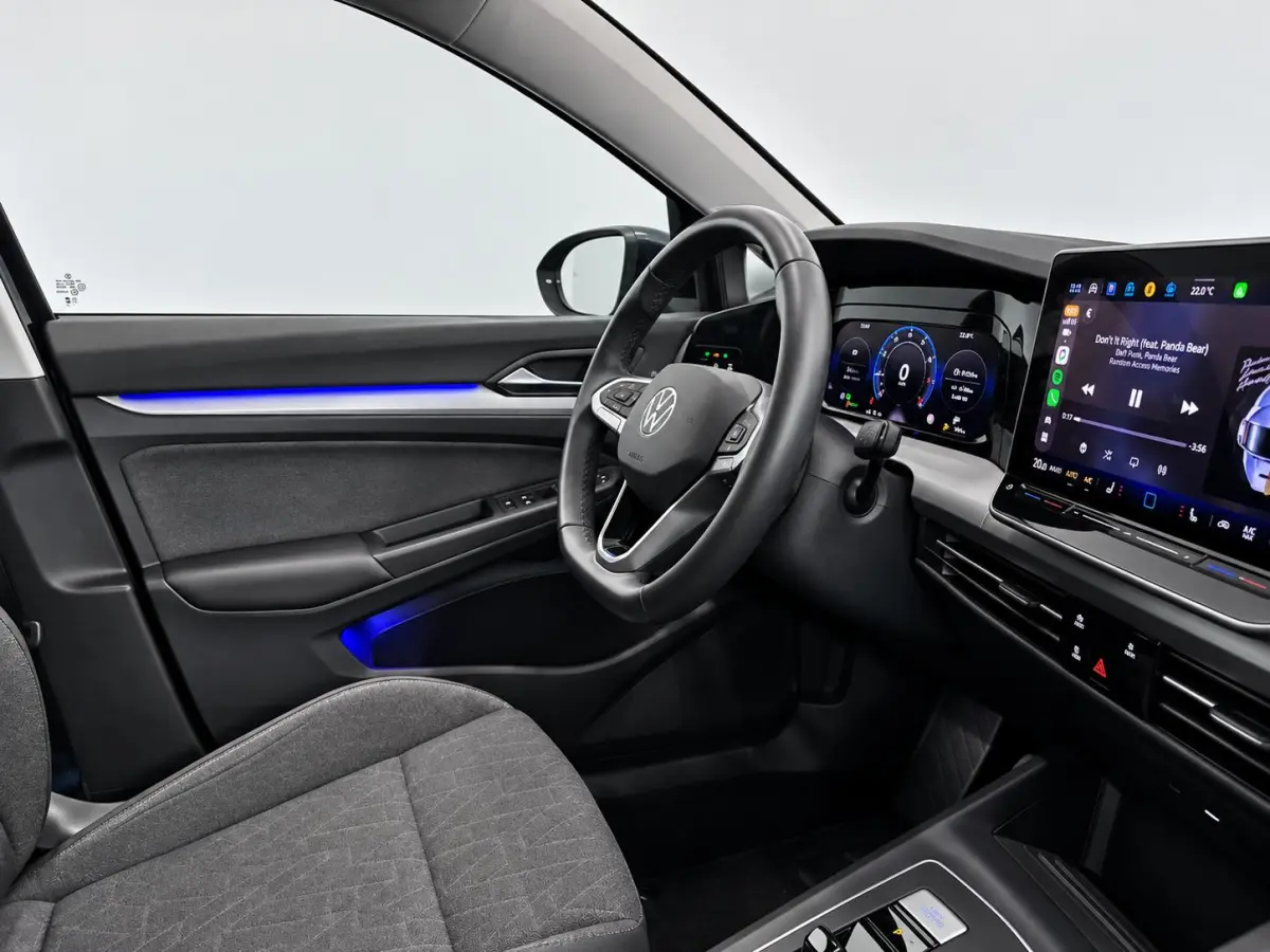 1.5 eTSI Life DSG Navigatie Apple Carplay Android Auto Parkeerhulp Adaptive Cruise Control Stoel- en stuurverwarming Sfeerverlichting Virtual Cockpit Climate Control
