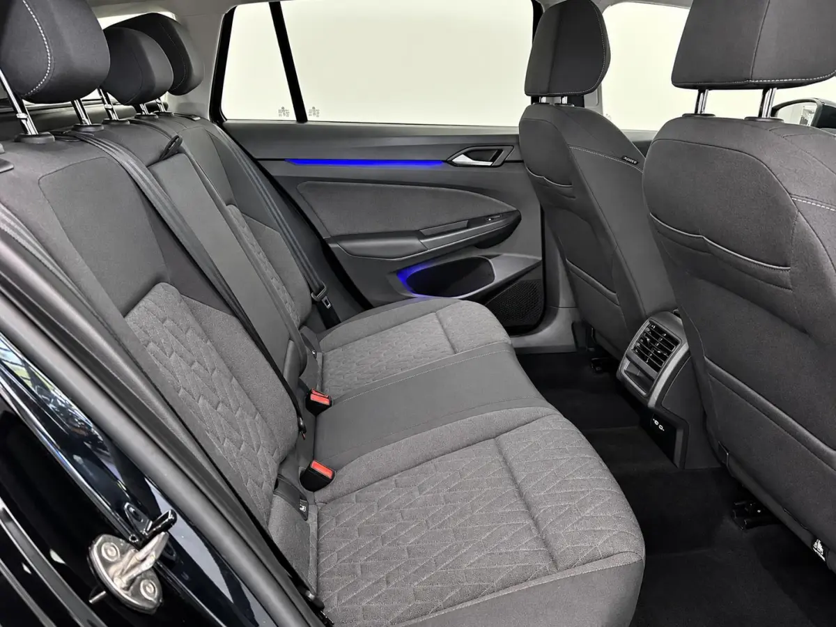 1.5 eTSI Life DSG Navigatie Apple Carplay Android Auto Parkeerhulp Adaptive Cruise Control Stoel- en stuurverwarming Sfeerverlichting Virtual Cockpit Climate Control