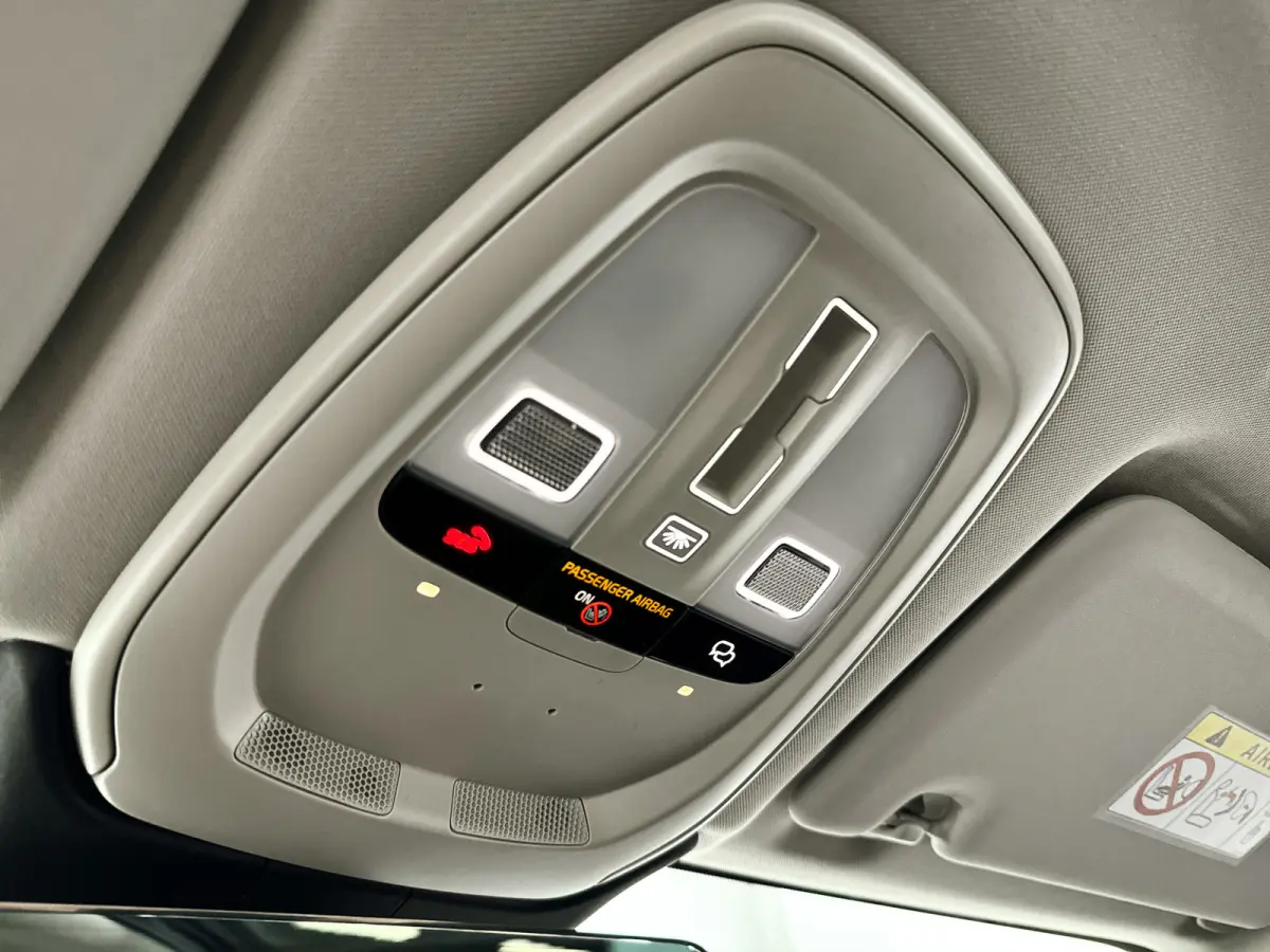 T6 Plug-in hybrid AWD Plus Dark | Panoramadak | 360° camera | Elektrische stoelen | Stoel- en stuurverwarming | Trekhaak