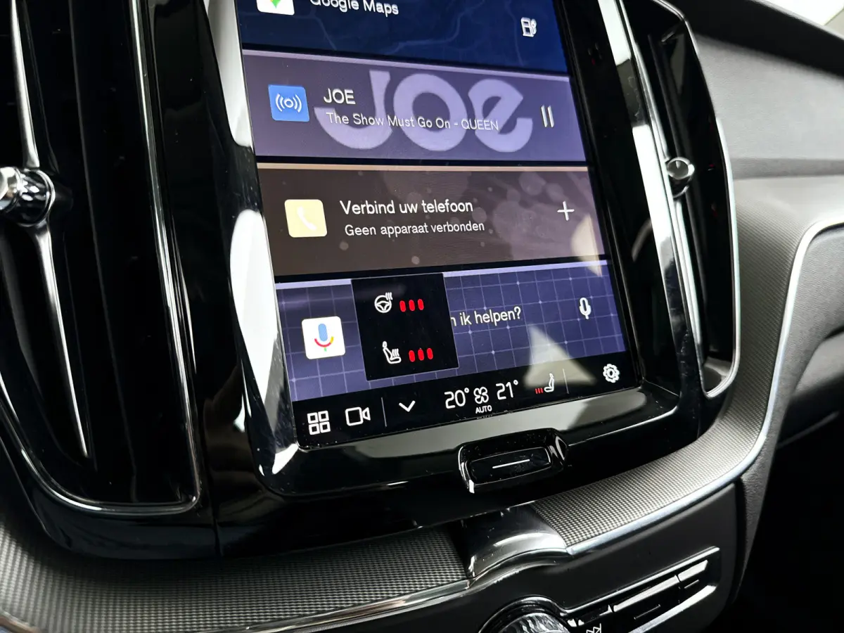 T6 Plug-in hybrid AWD Plus Dark | Panoramadak | 360° camera | Elektrische stoelen | Stoel- en stuurverwarming | Trekhaak