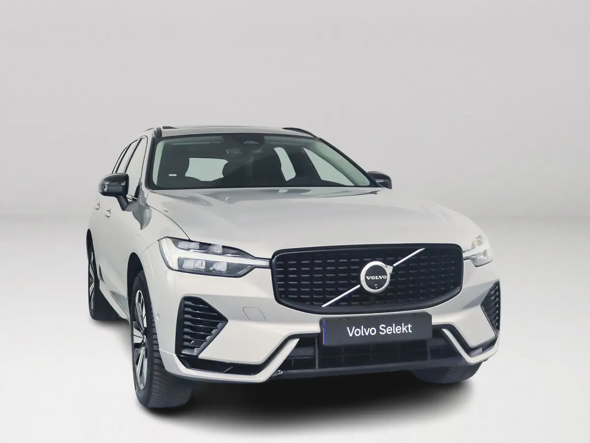 T6 Plug-in hybrid AWD Plus Dark | Panoramadak | 360° camera | Elektrische stoelen | Stoel- en stuurverwarming | Trekhaak
