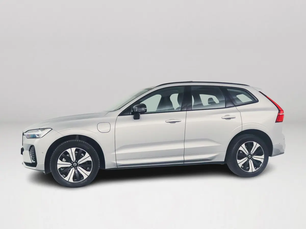T6 Plug-in hybrid AWD Plus Dark | Panoramadak | 360° camera | Elektrische stoelen | Stoel- en stuurverwarming | Trekhaak