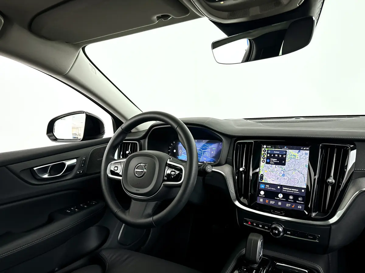 T6 Plug-in hybrid AWD Ultra Dark | Panoramadak | 360° camera | Harman Kardon | Head-up display | Stoel- en Stuurverwarming