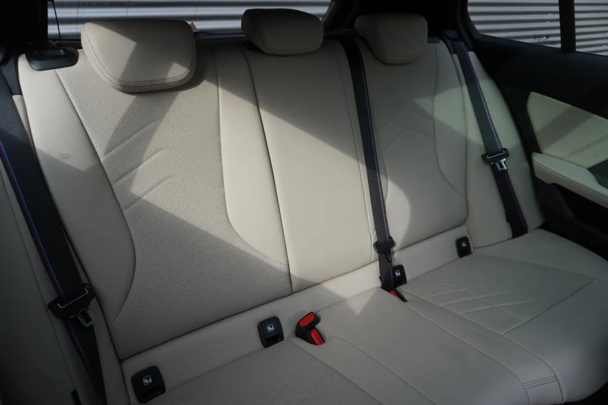 120 | M Sportpakket Pro | Premium Pack | Glazen panoramadak | Harman Kardon HiFi Sound system | Stuurwielrand verwarmd | Driving Assistant