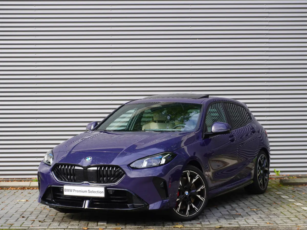 120 | M Sportpakket Pro | Premium Pack | Glazen panoramadak | Harman Kardon HiFi Sound system | Stuurwielrand verwarmd | Driving Assistant