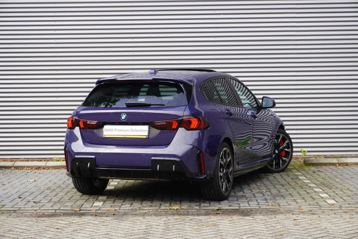 120 | M Sportpakket Pro | Premium Pack | Glazen panoramadak | Harman Kardon HiFi Sound system | Stuurwielrand verwarmd | Driving Assistant
