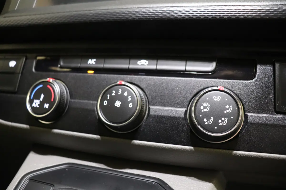 2.0 TDI 150PK Automaat EURO 6 - Airco - Navi - Cruise - €17.900,- Excl.