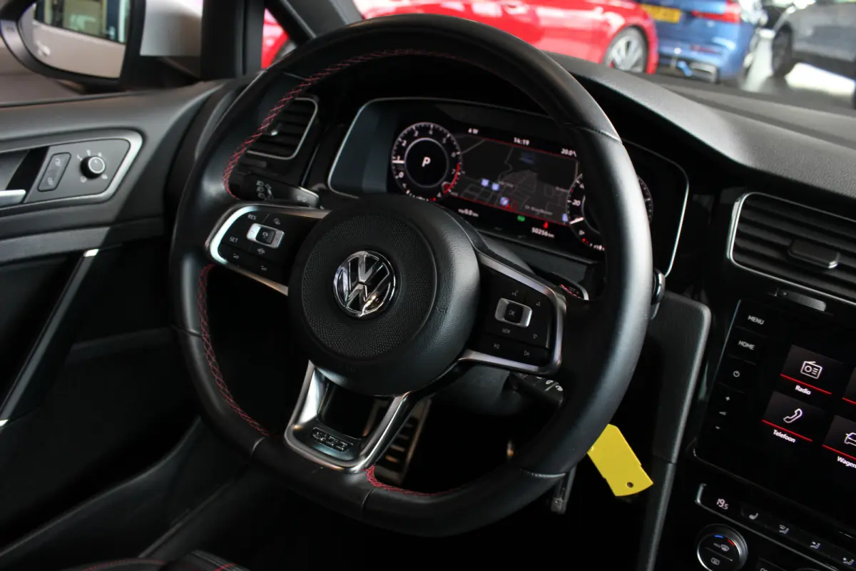 2.0 TSI GTI Performance NL-Auto | Milltek | Dynaudio | Carplay | Virtual Cockpit | Camera | LED | Adapt. Cruise | 19" LMV | PDC