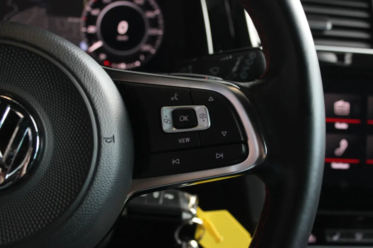 2.0 TSI GTI Performance NL-Auto | Milltek | Dynaudio | Carplay | Virtual Cockpit | Camera | LED | Adapt. Cruise | 19" LMV | PDC