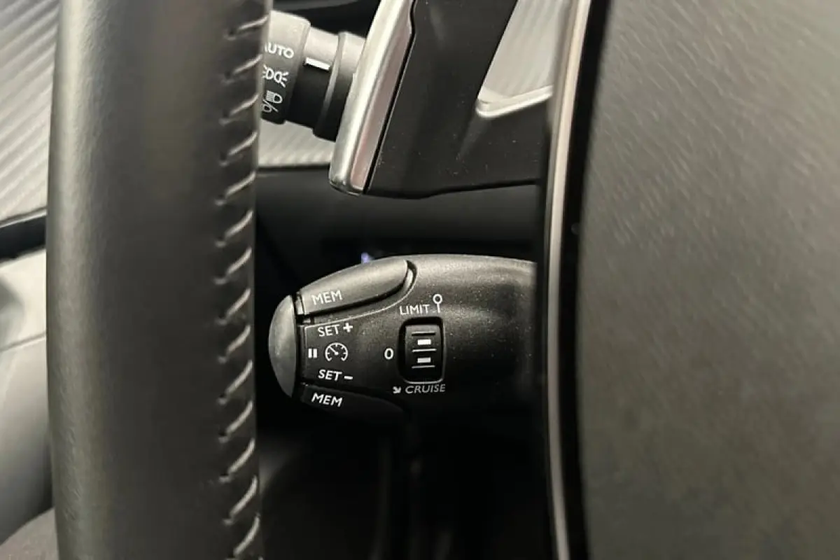 1.2 Hybrid 145 Style LED | Carplay | Parkeersensoren Achter | Cruise | Climate | Bluetooth | Airco (automatisch) | Apple Carplay/Android Auto|telefoonintegratie premium | Cruise control
