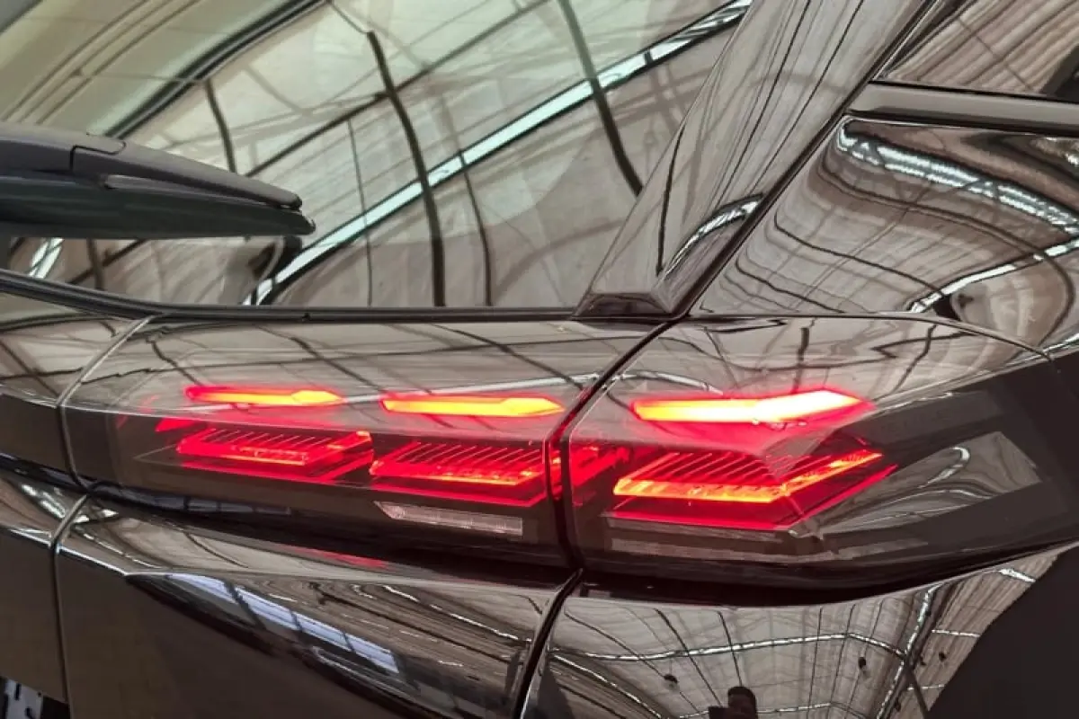 1.2 Hybrid 145 Style LED | Carplay | Parkeersensoren Achter | Cruise | Climate | Bluetooth | Airco (automatisch) | Apple Carplay/Android Auto|telefoonintegratie premium | Cruise control