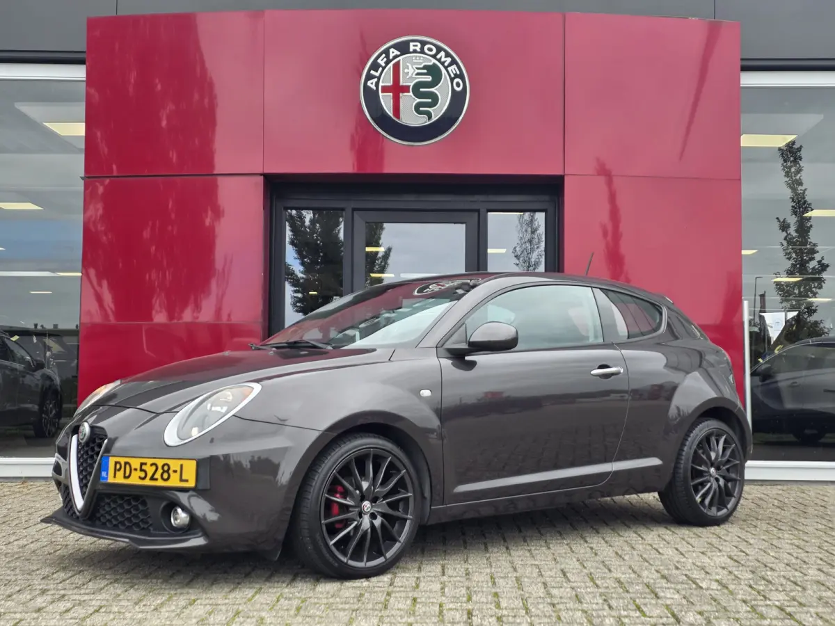 TwinAir Super | 18" velgen | Navigatie | Pack Veloce
