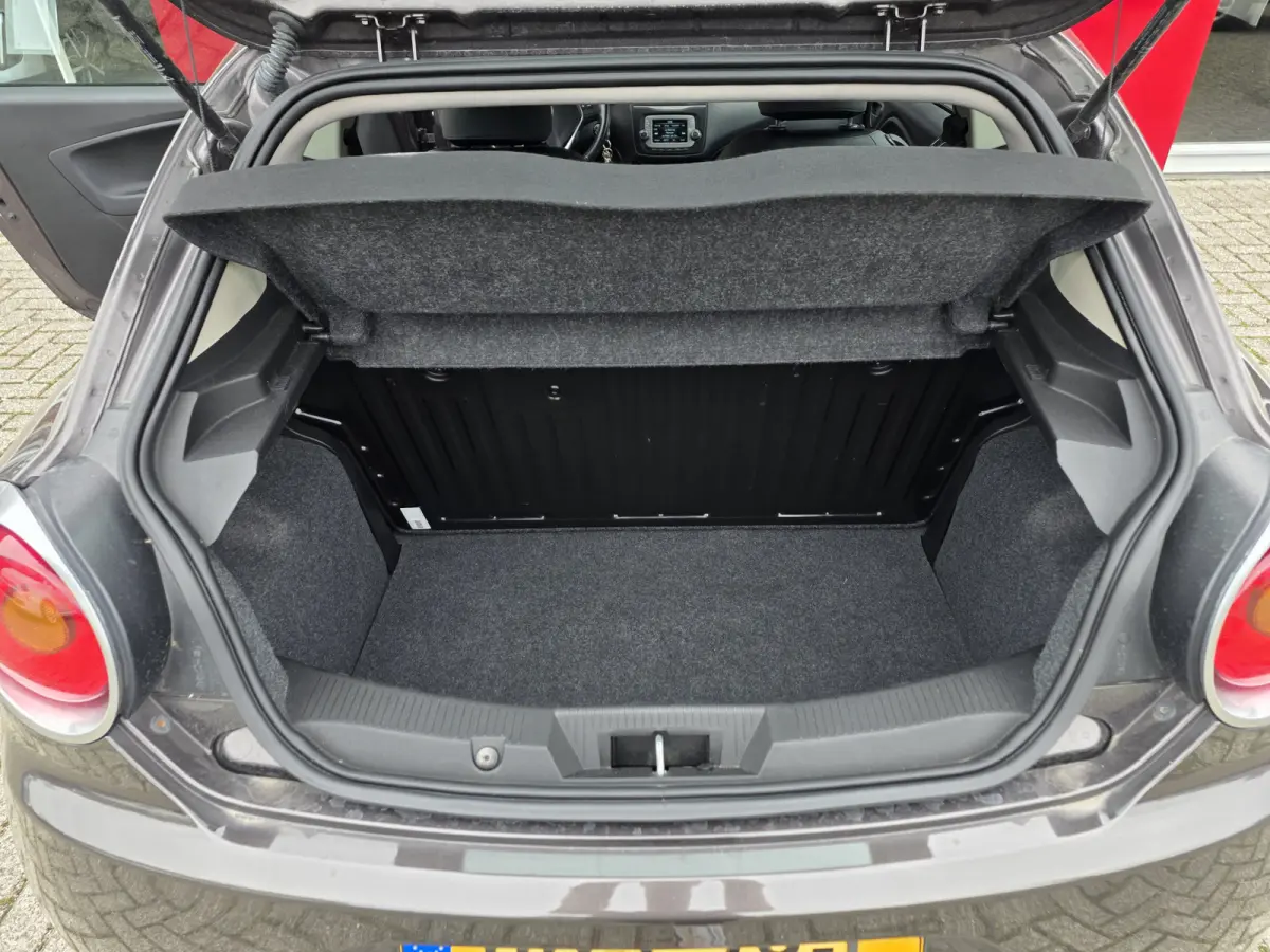 TwinAir Super | 18" velgen | Navigatie | Pack Veloce