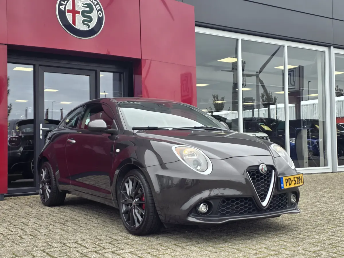 TwinAir Super | 18" velgen | Navigatie | Pack Veloce