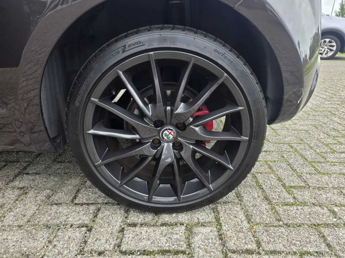 TwinAir Super | 18" velgen | Navigatie | Pack Veloce