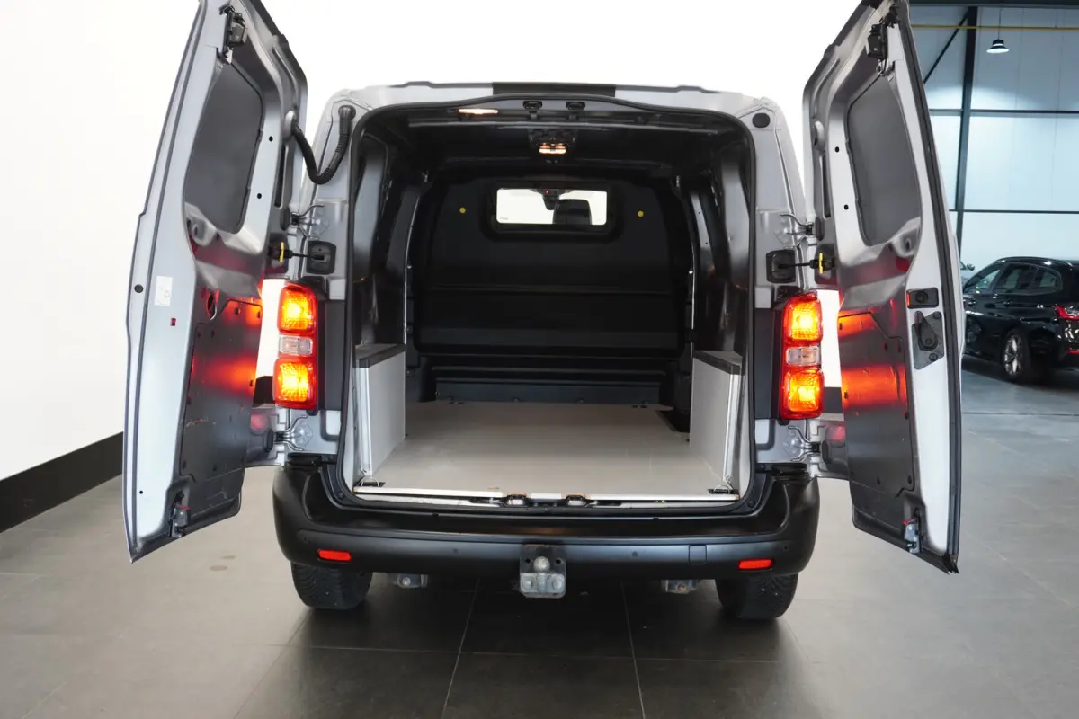 2.0 BlueHDI 120PK EURO 6 - Airco - Navi - Cruise - €11.900,- Excl.