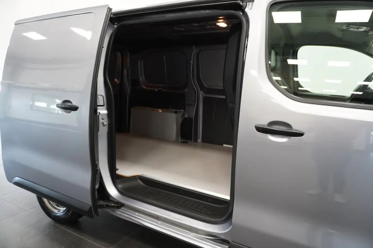 2.0 BlueHDI 120PK EURO 6 - Airco - Navi - Cruise - €11.900,- Excl.