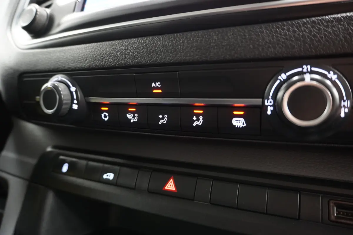 2.0 BlueHDI 120PK EURO 6 - Airco - Navi - Cruise - €11.900,- Excl.