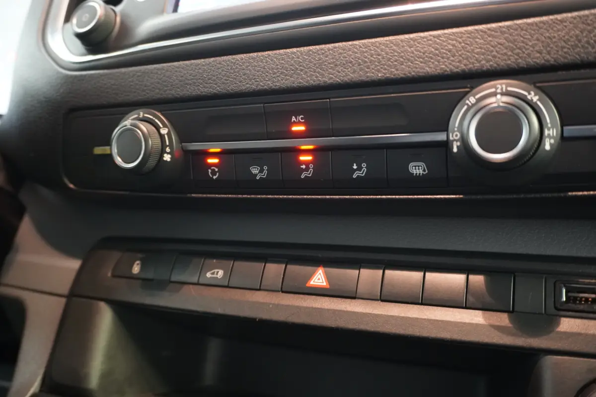 2.0 BlueHDI 180PK Automaat L3 EURO 6 - Airco - Navi - Cruise - €15.900,- Excl.